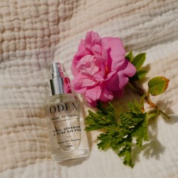 Botanical anti-aging mist with rose