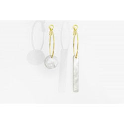 Boucles d'oreilles Plexiglas asymétriques / blanches