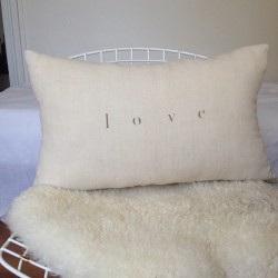 "Love" cushion - rectangular