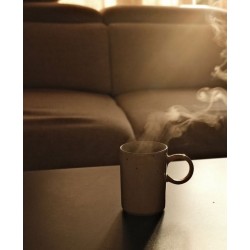 Stoneware mug with handle