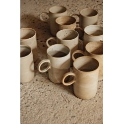 Mug en grès avec anse