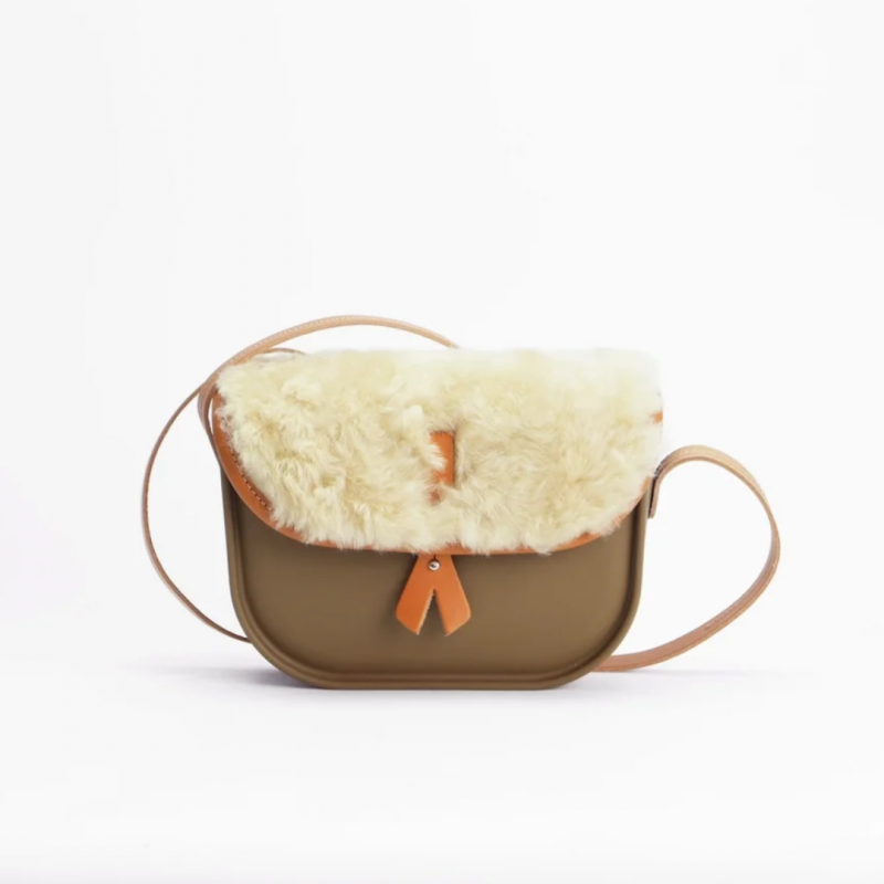 Sac en gomme, cuir et laine