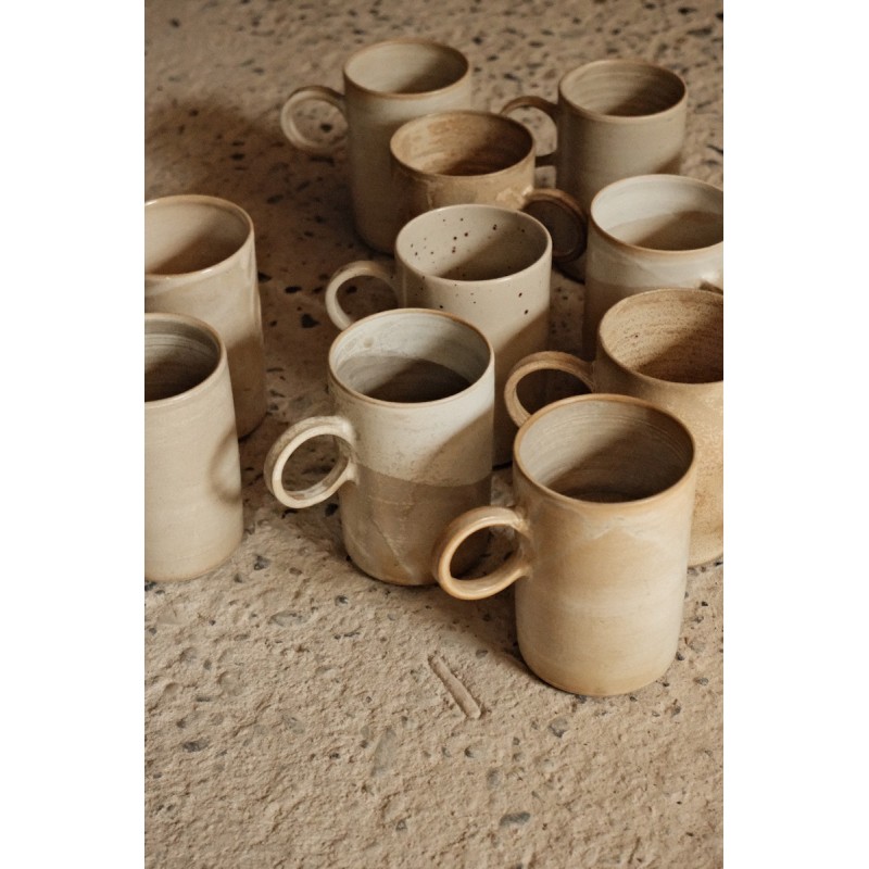 High cup with handle