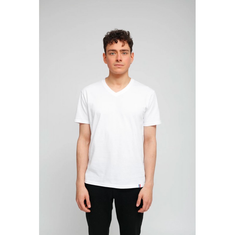 tee shirt col v
